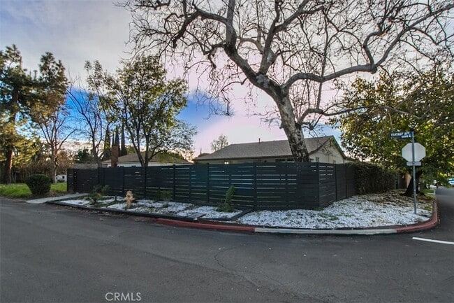 6059 Vantage Ave, Unit F2032-101 in Los Angeles, CA - Building Photo - Building Photo