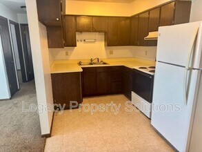 206 1st St in Underwood, ND - Building Photo - Building Photo