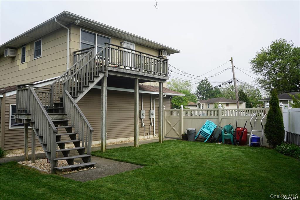 15 Reed Dr in Deer Park, NY - Building Photo