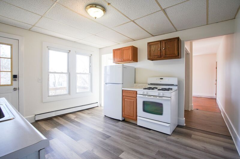 70 Maple St in Chicopee, MA - Building Photo