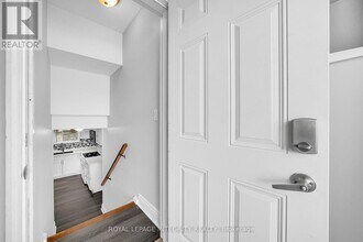 1896 Featherston Dr in Ottawa, ON - Building Photo - Building Photo