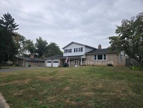 653 Devonshire Dr in Carlisle, PA - Building Photo - Building Photo
