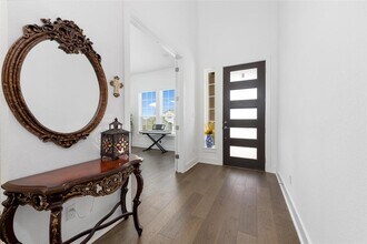 5708 Navajo Draw Ln in Austin, TX - Building Photo - Building Photo