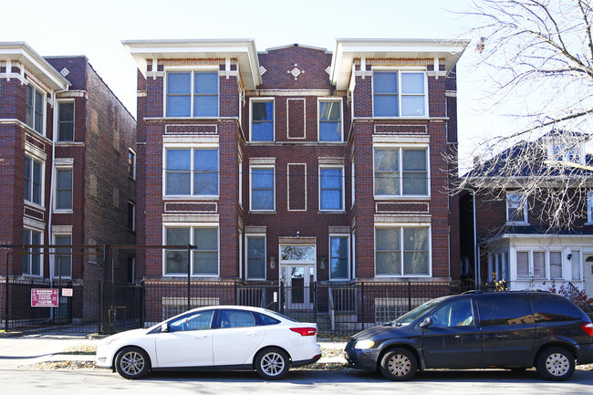 7314 S Coles Ave in Chicago, IL - Foto de edificio - Building Photo