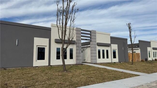 4112 Walnut Ave in McAllen, TX - Building Photo - Building Photo