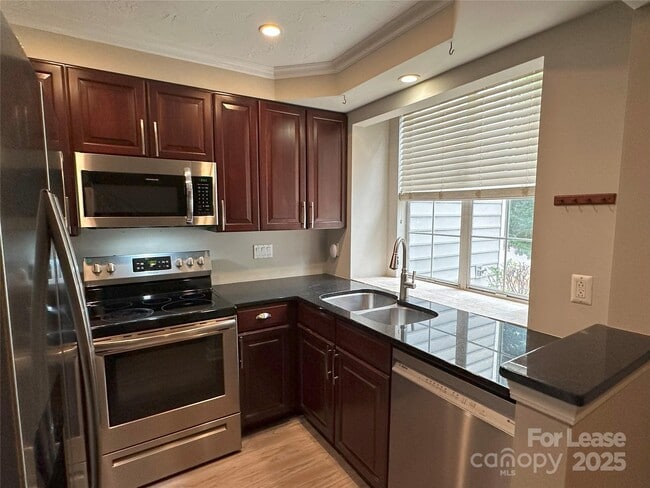 2958 Iron Gate Ln in Charlotte, NC - Building Photo - Building Photo