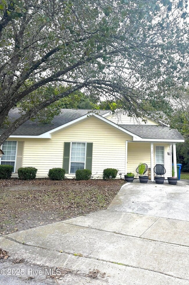 4110 Bear Ct in Wilmington, NC - Building Photo - Building Photo