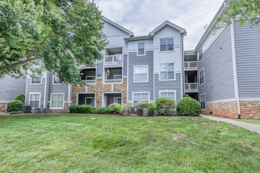 The Greens at Tryon in Raleigh, NC - Building Photo