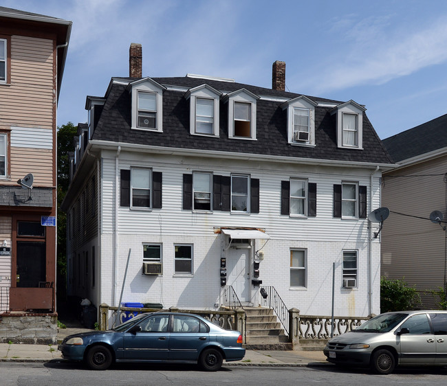 35 Linden St in New Bedford, MA - Building Photo - Building Photo