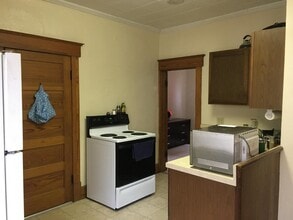 208 Avondale Ave in Champaign, IL - Foto de edificio - Building Photo