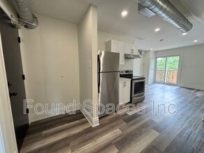 220 Caroline St S in Hamilton, ON - Building Photo - Building Photo