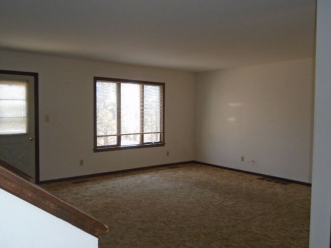 706 Ridgewood Dr in Manhattan, KS - Building Photo - Building Photo