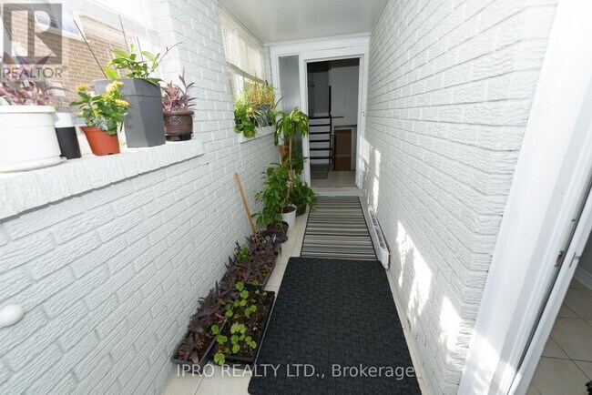 3765-3765 Keenan Crescent in Mississauga, ON - Building Photo - Building Photo