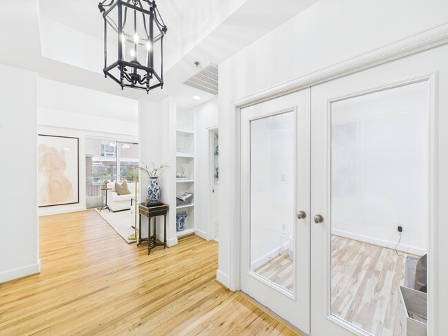 property at 2520 Robinhood St