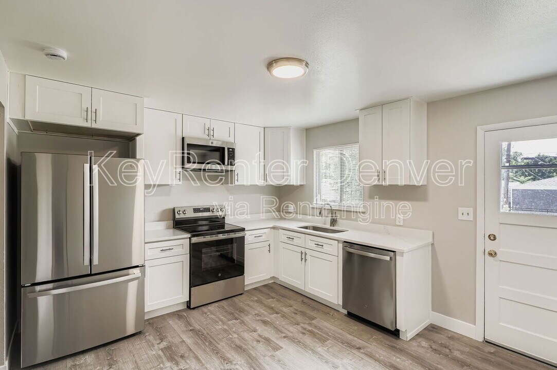 4170 Chase St in Denver, CO - Building Photo