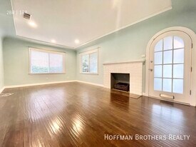 806 N Las Palmas Ave in Los Angeles, CA - Building Photo