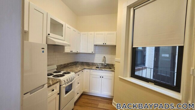 504 Beacon St in Boston, MA - Building Photo - Building Photo