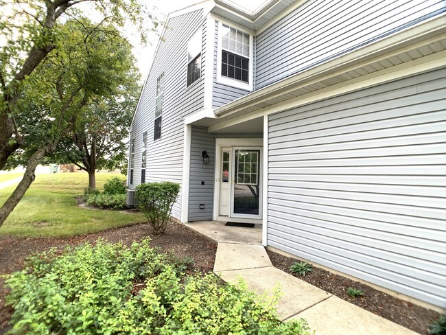 84 Harvest Gate in Lake In The Hills, IL - Building Photo - Building Photo