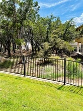 12001 Vista Parke Dr in Austin, TX - Building Photo - Building Photo