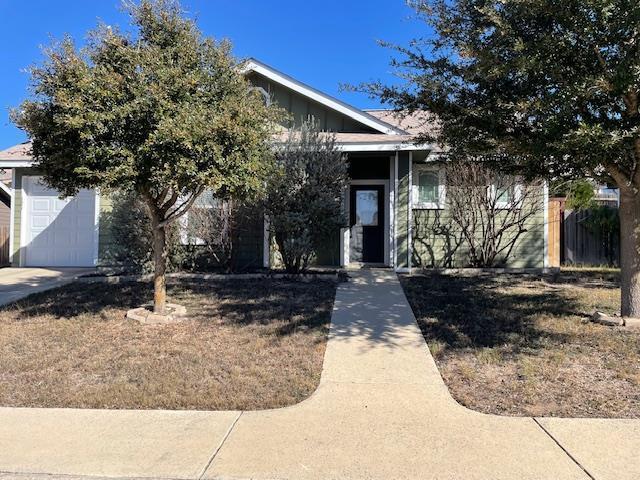 121 Ivy Ln in Kerrville, TX - Foto de edificio
