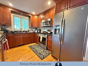 104 Howard St, Unit 2 in Waltham, MA - Building Photo - Building Photo