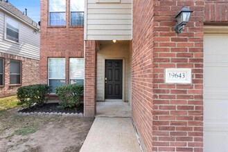 19643 Jackson Brook Way in Cypress, TX - Foto de edificio - Building Photo