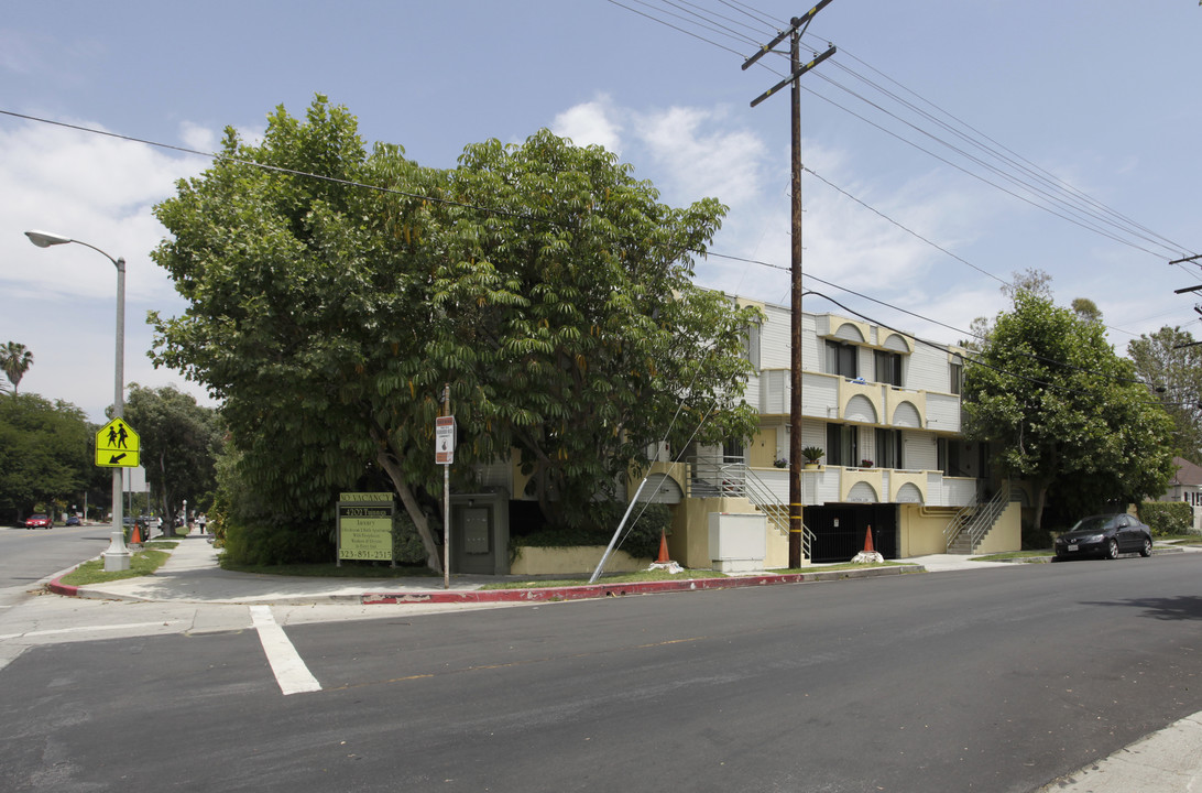 4202 Tujunga Ave in Studio City, CA - Building Photo