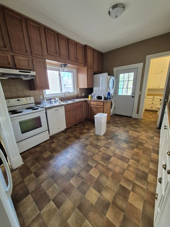 14 Rowley St in Rochester, NY - Building Photo - Building Photo