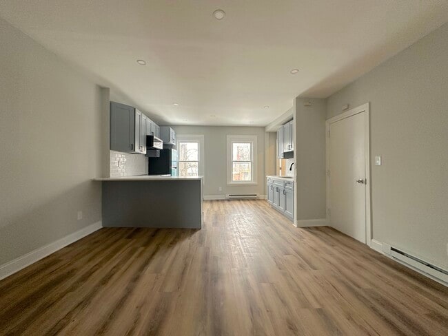 190 N Miller St, Unit 2