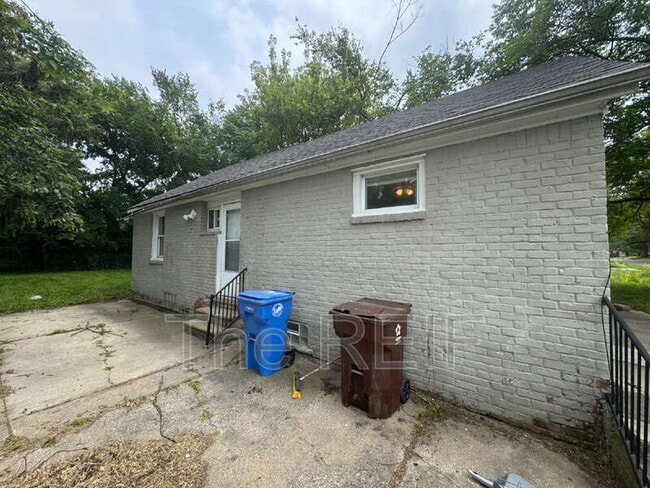 3251 Spruce St in Inkster, MI - Building Photo - Building Photo