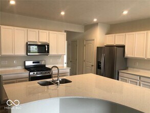 13413 Dewpoint Ln in Fishers, IN - Building Photo - Building Photo