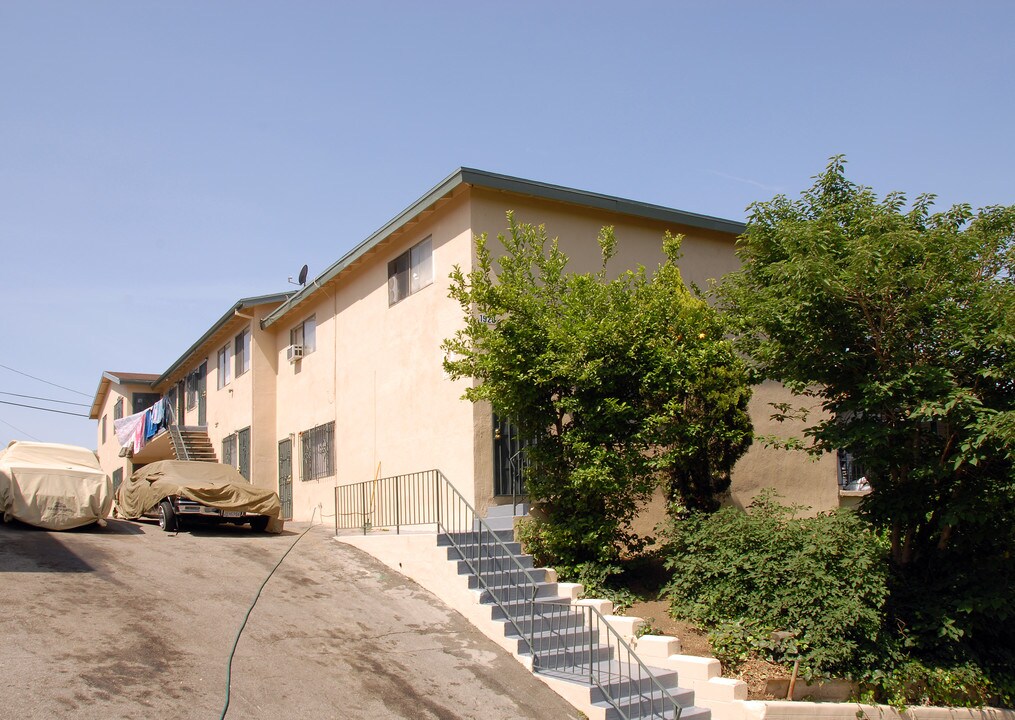 1920-1926 Clinton St in Los Angeles, CA - Building Photo