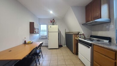 42 49th St, Unit 3 in Weehawken, NJ - Foto de edificio - Building Photo