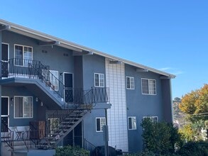 1600 N Verdugo Rd, Unit C in Glendale, CA - Building Photo - Building Photo