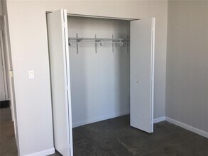 133 NE 2nd Ave, Unit 1709 in Miami, FL - Building Photo - Building Photo