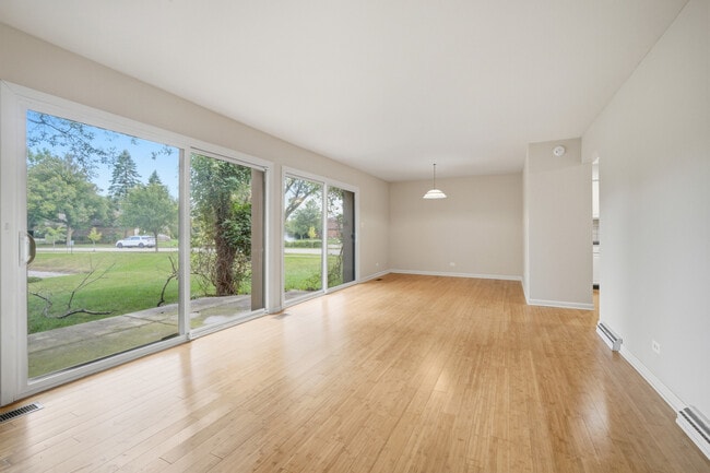 2456 Cobblewood Dr in Northbrook, IL - Building Photo - Building Photo