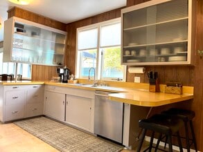 1844 Heather Ln in Eureka, CA - Building Photo - Building Photo