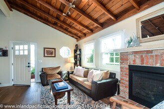 429 Longfellow Ave in Hermosa Beach, CA - Building Photo - Building Photo