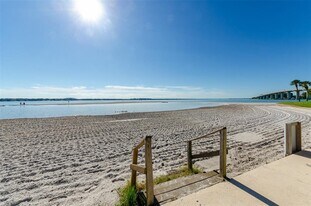 830 S Gulfview Blvd in Clearwater, FL - Building Photo