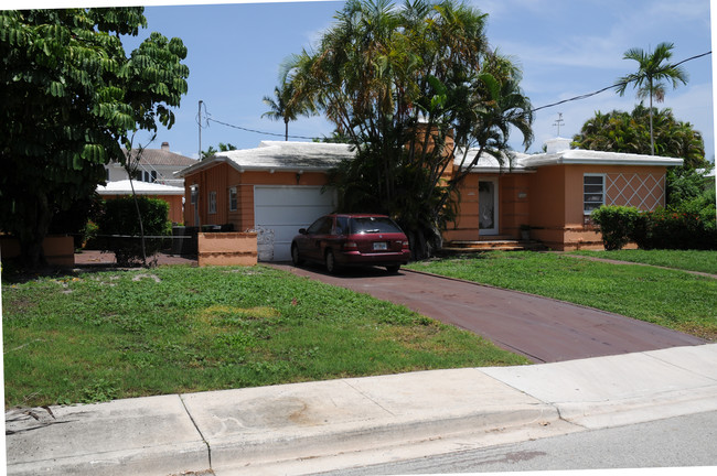 512 SE 25th Ave in Fort Lauderdale, FL - Building Photo - Building Photo