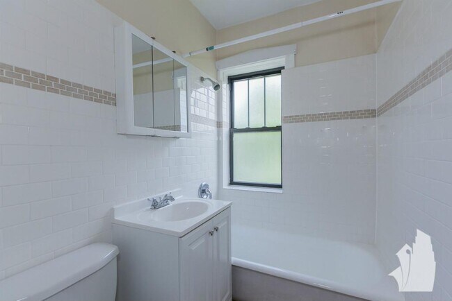 4604 N Winchester Ave, Unit 3H in Chicago, IL - Foto de edificio - Building Photo