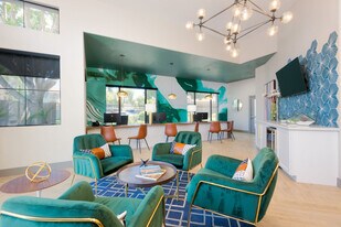 Morada West in Phoenix, AZ - Building Photo