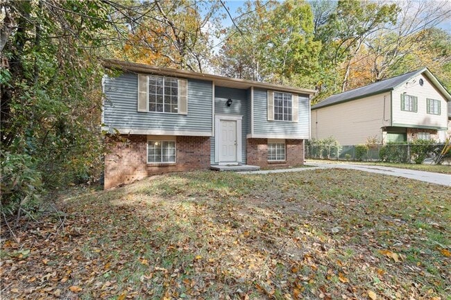 2116 Scarbrough Rd in Stone Mountain, GA - Building Photo - Building Photo