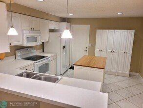 1412 Barcelona Way in Weston, FL - Building Photo - Building Photo