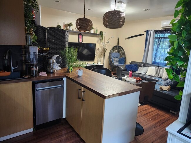 property at 11516 Balboa Blvd