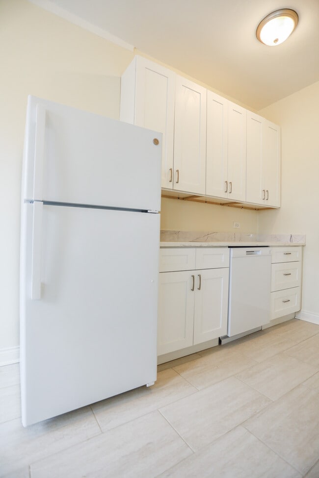 5011 N Damen Ave, Unit #16
