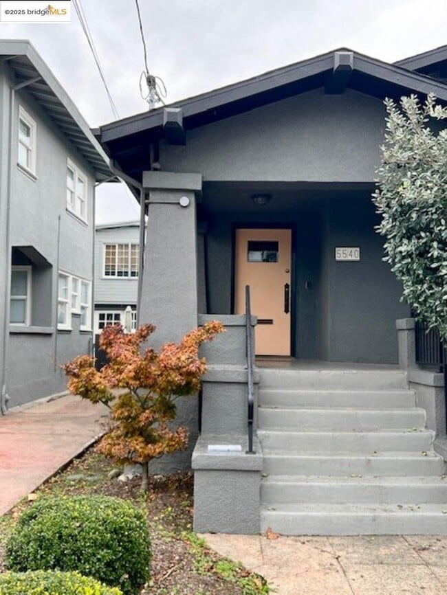 5540 Broadway in Oakland, CA - Building Photo - Building Photo