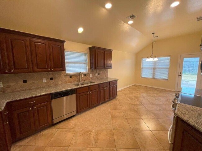 9100 Ians Pl in Moore, OK - Building Photo - Building Photo