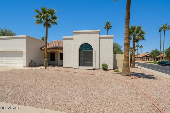 property at 4054 E Knox Rd