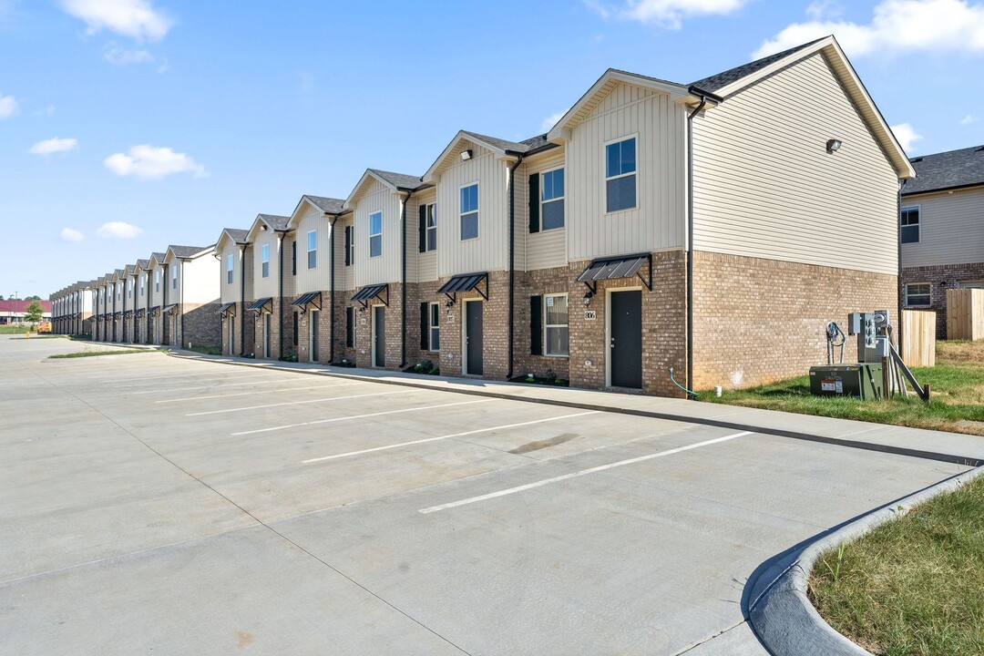 360 Luxury Townhomes in Clarksville, TN - Building Photo